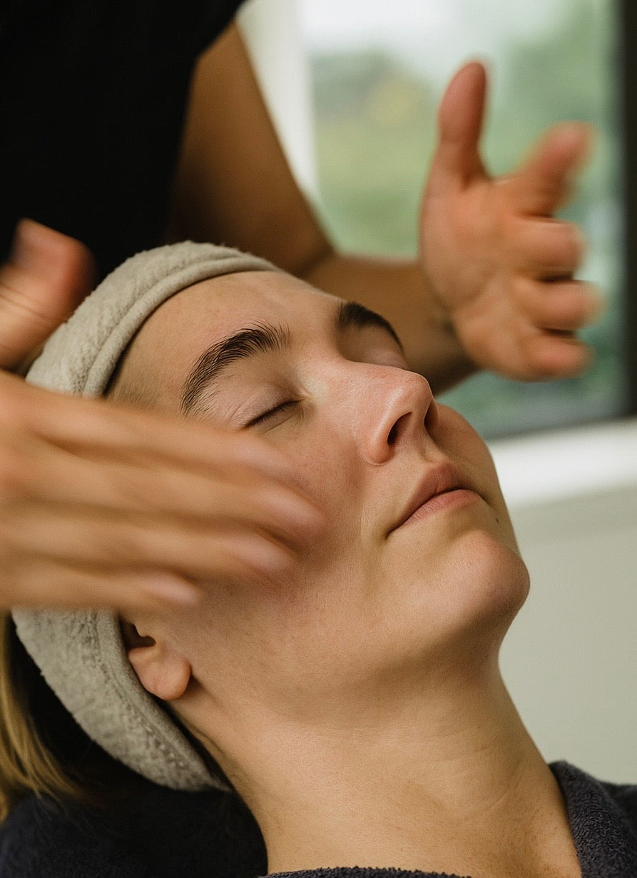 Masaje facial profesional y drenaje linfático en Guatemala Facefitness