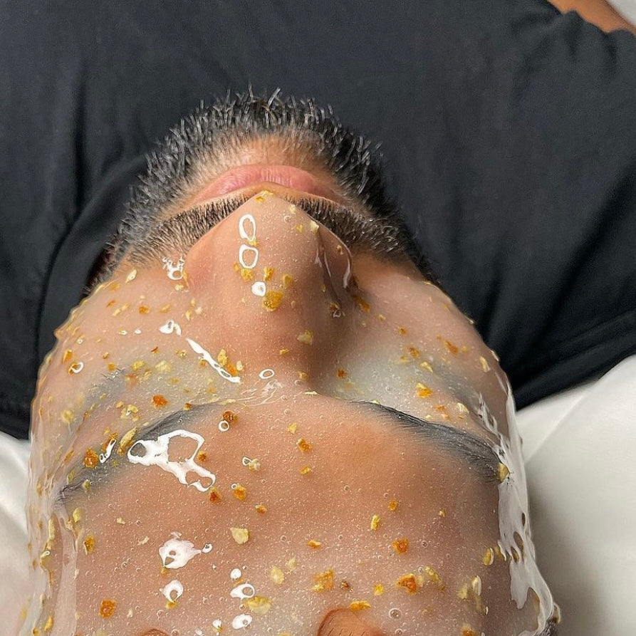 Tratamiento facial para hombre con extracción de impurezas