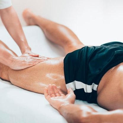 Masaje descarga muscular | Palmarosa studio GuatemalaA diferencia del masaje tradicional, el masaje deportivo suele ser más profundo e intenso, Ayuda con la recuperación y evita lesiones musculares.